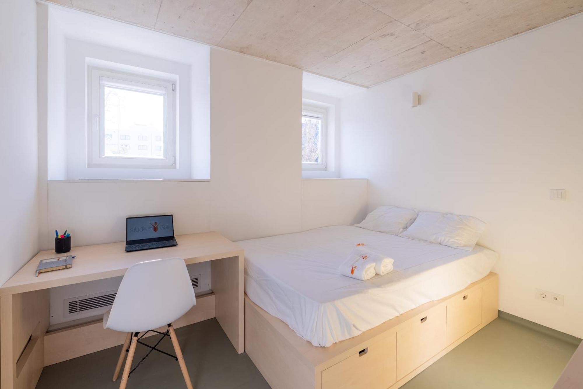 Bed and breakfast Studentville Palma Lisboa